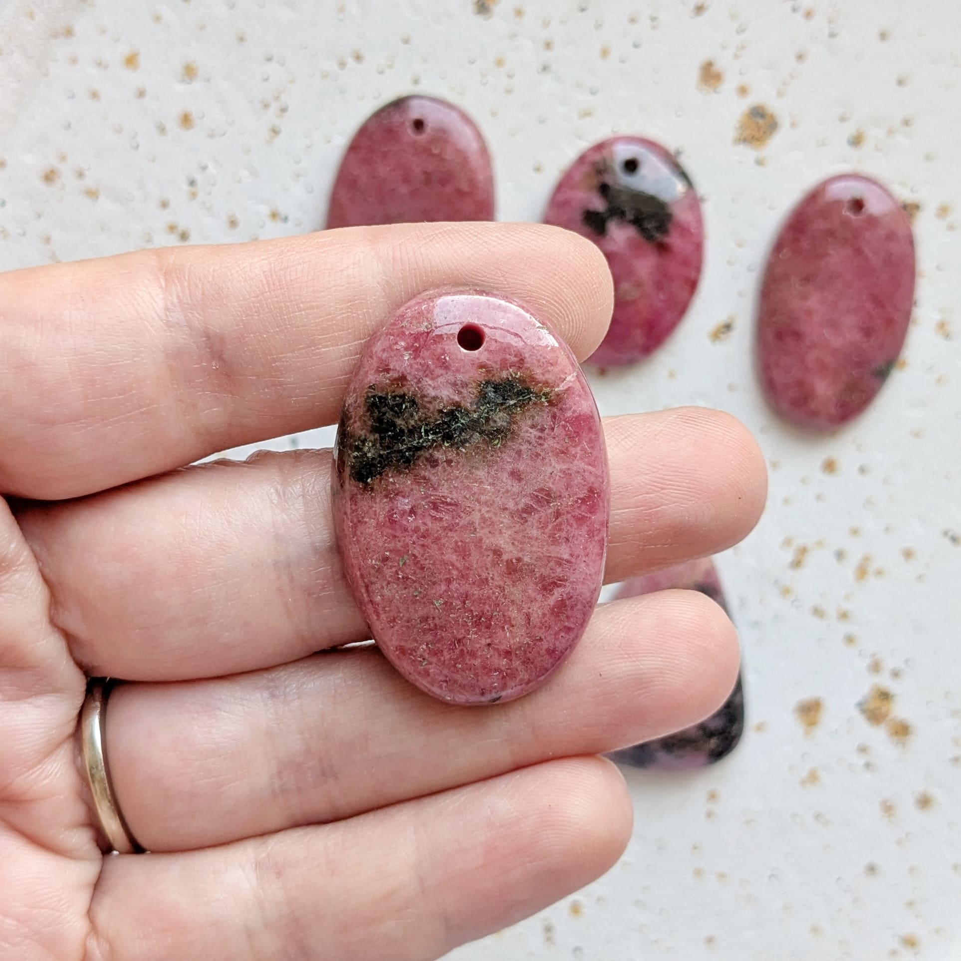 Cabochon pierre naturelle rhodonite