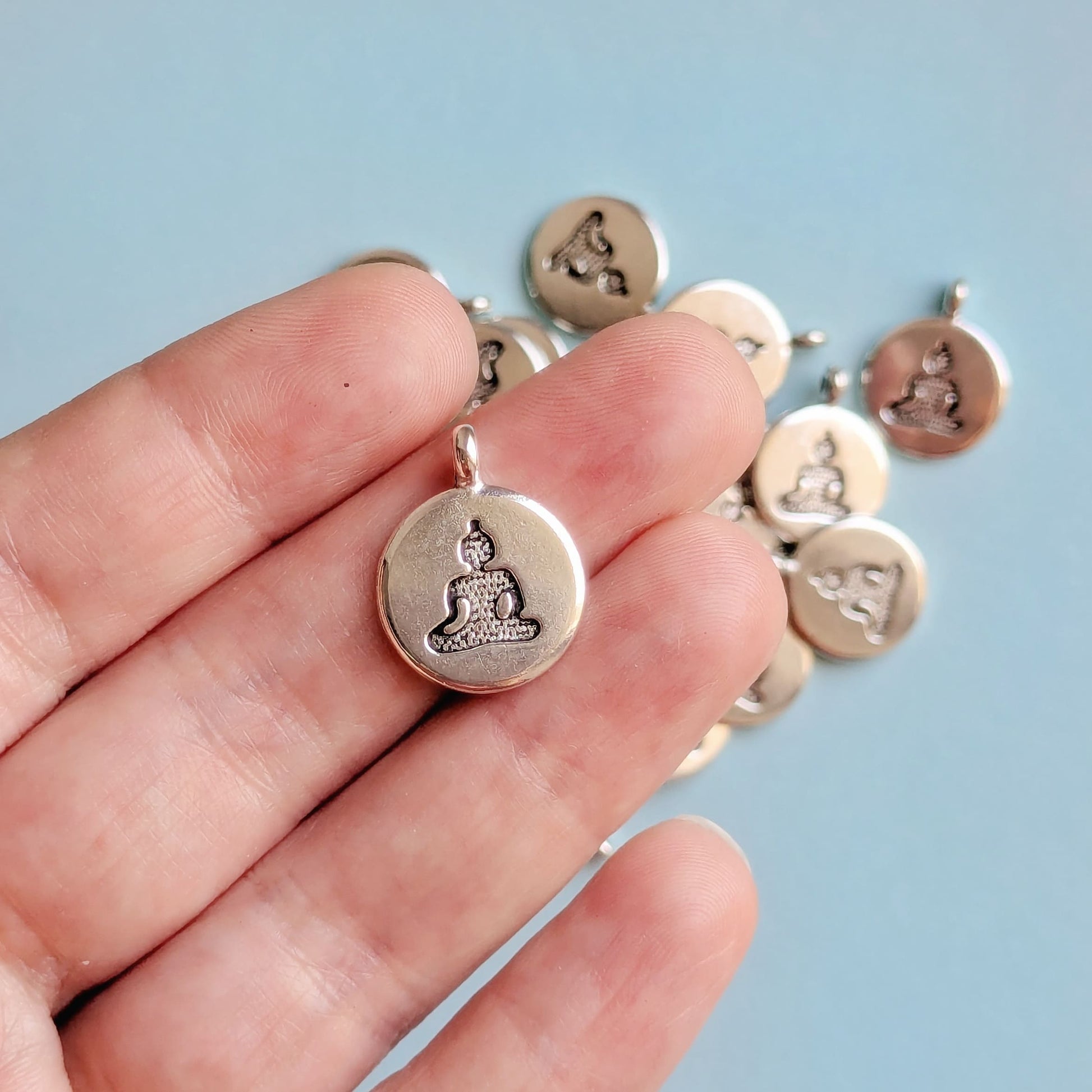 Breloque Yoga argenté