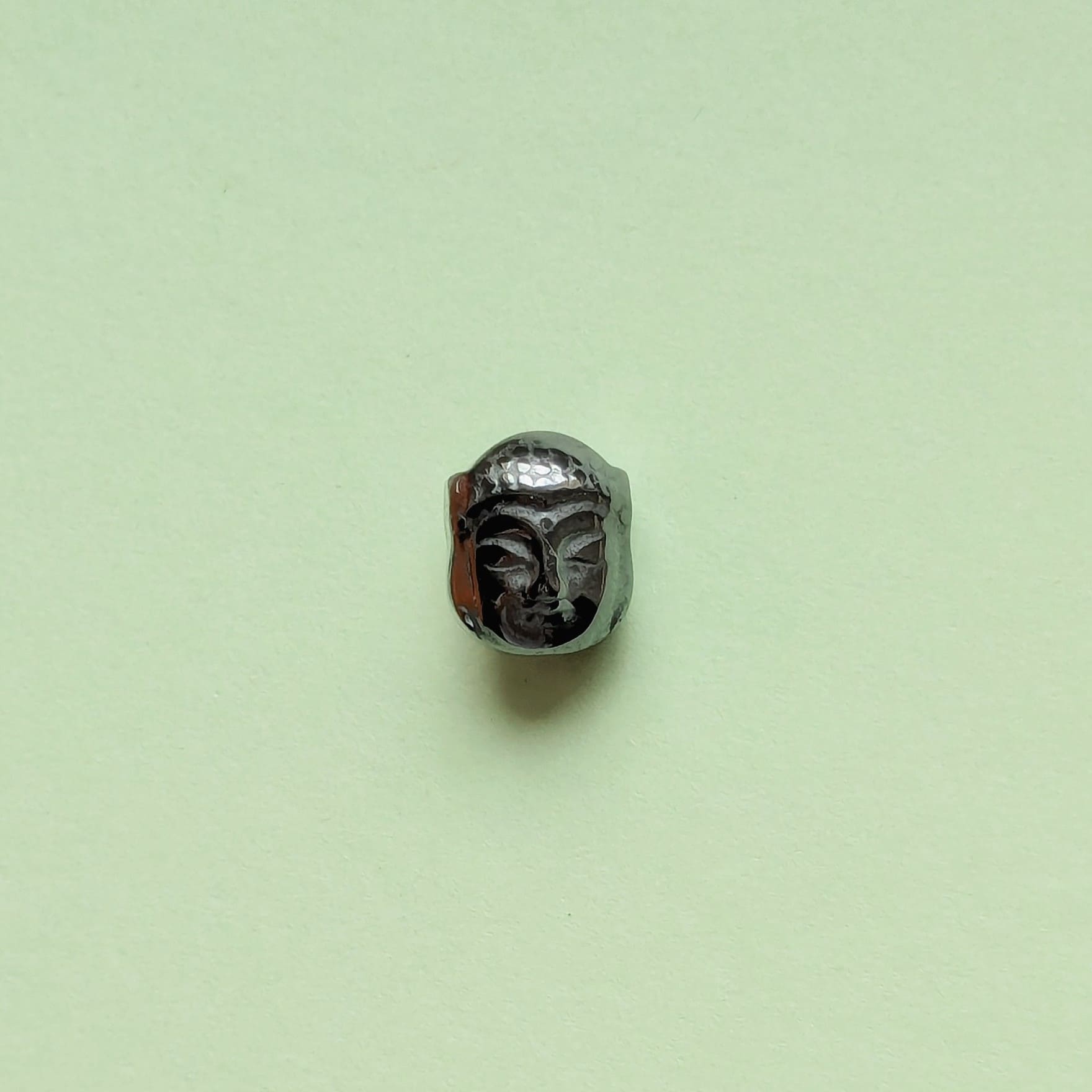 Breloque tête bouddha hématite